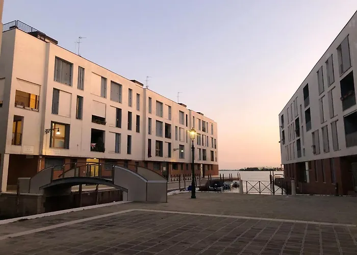 Modern Sunny Apartment In Residental Area