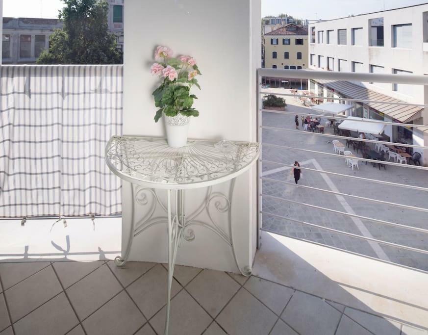 Modern Sunny In Residental Area Appartement Venetië